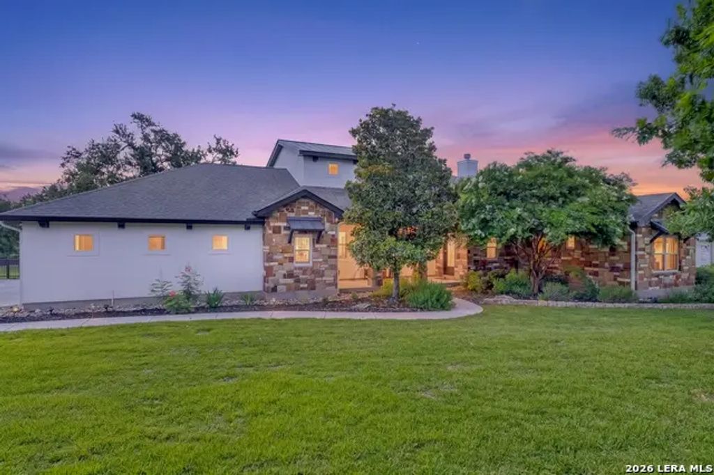 1424 Decanter Dr, New Braunfels