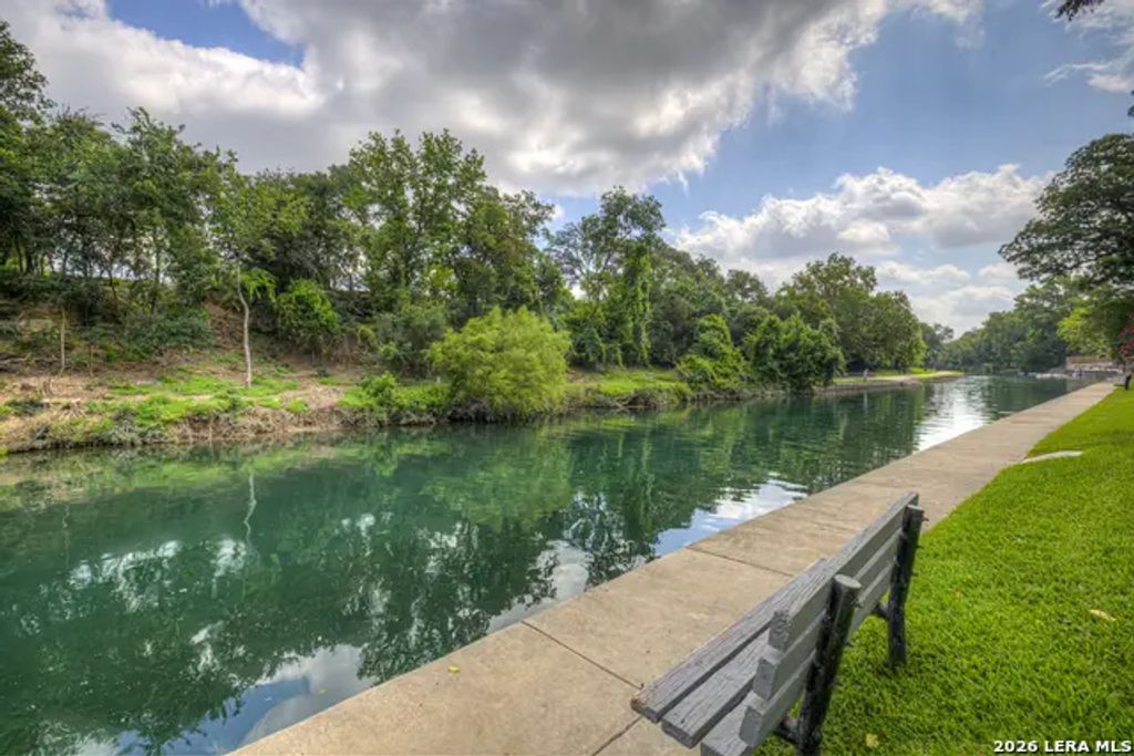 500 N Market # 105, New Braunfels