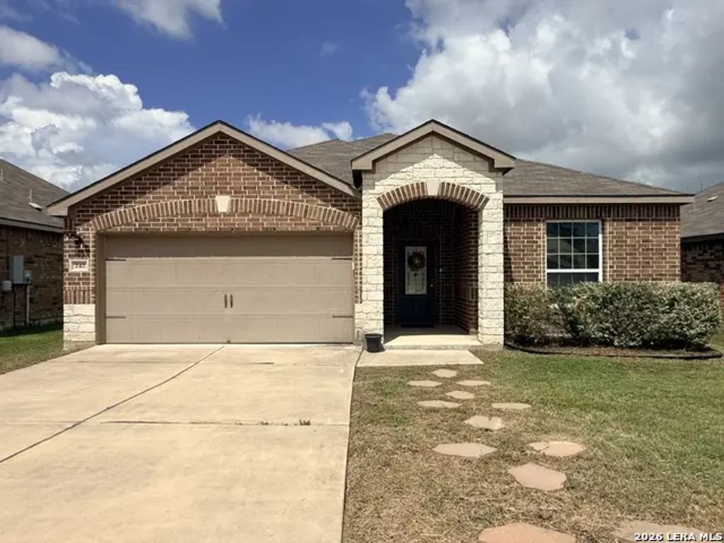 242 Azalea Way, New Braunfels