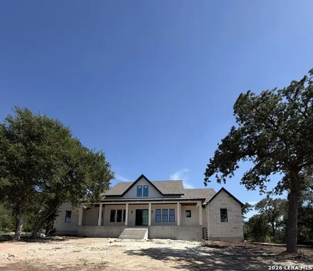 355 Curvatura, New Braunfels