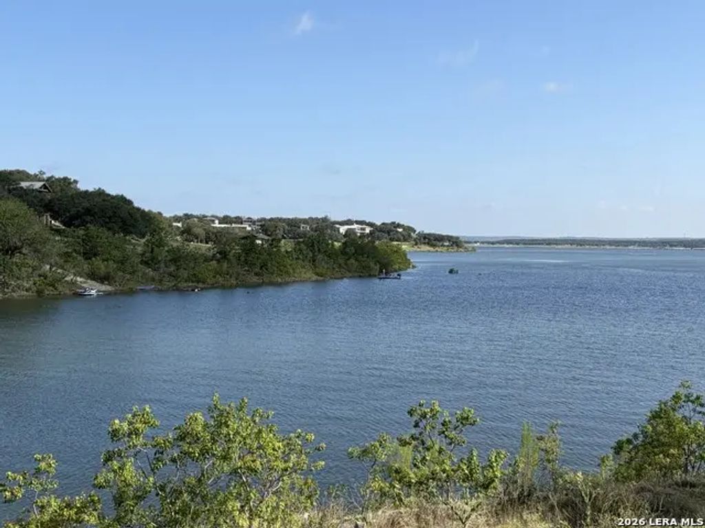 161 Village Dr, Canyon Lake