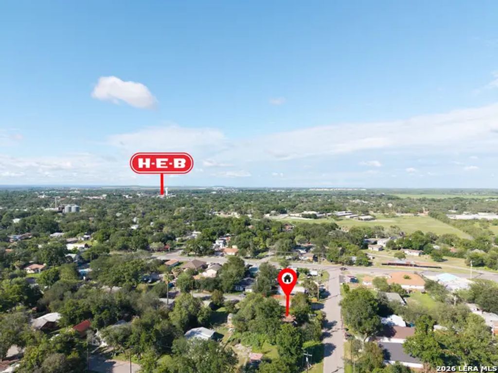 704 Cargile St, Uvalde