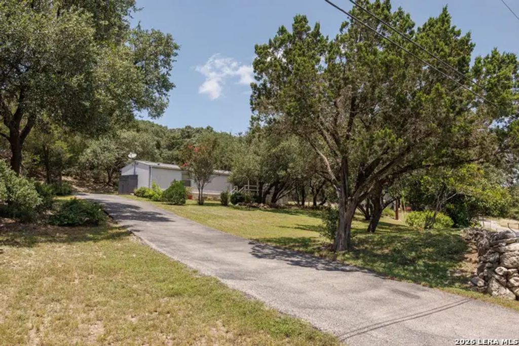 180 Ceniso Cir, Spring Branch