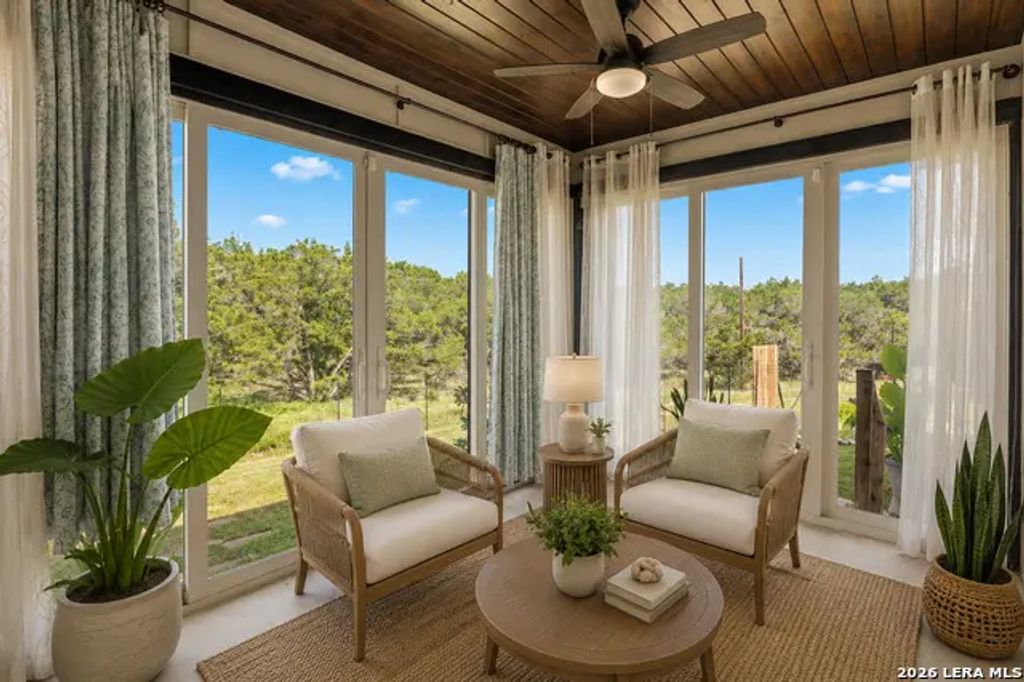 2295 Tanglewood Trl, Spring Branch