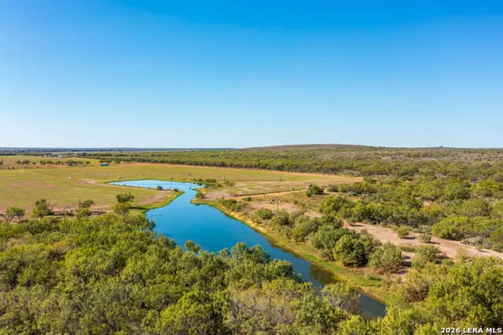 5529 Fm 140, Uvalde