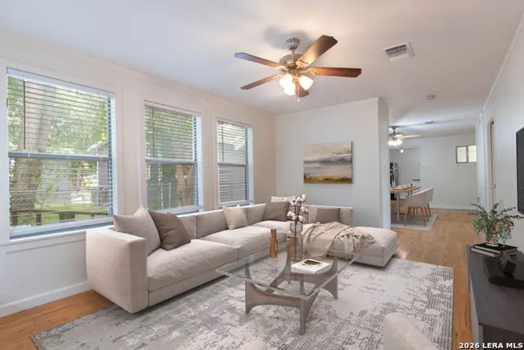 122 Annie, San Antonio