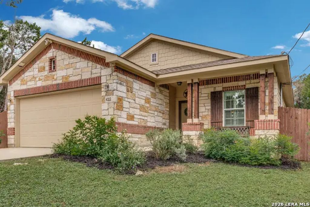 422 Weatherby Dr, Spring Branch