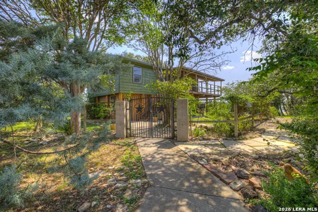 785 Park Shores, Canyon Lake