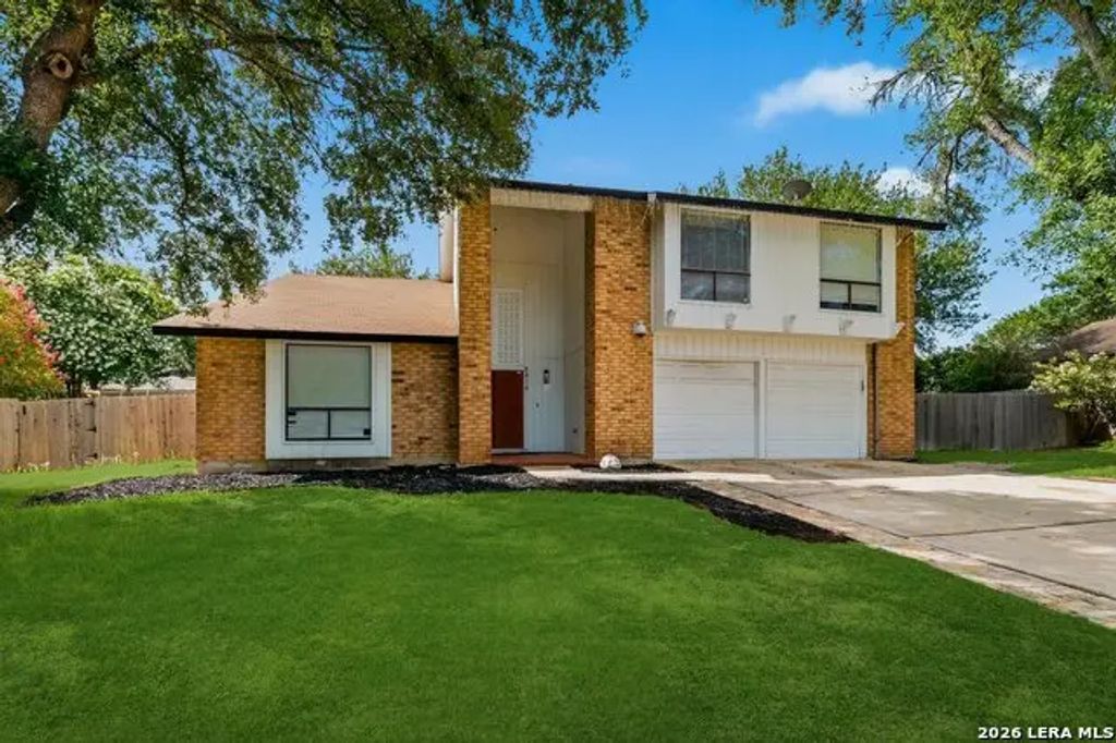8414 Zodiac Dr, Universal City