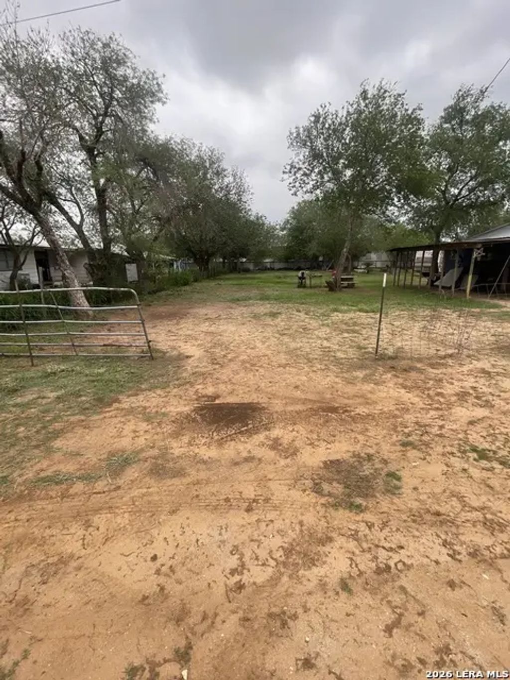 910 Evergreen, Jourdanton