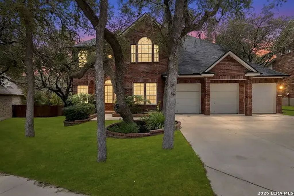 4507 Grass Fight, San Antonio