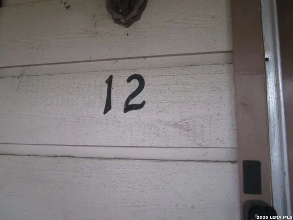 718 W Russell Pl 12, San Antonio
