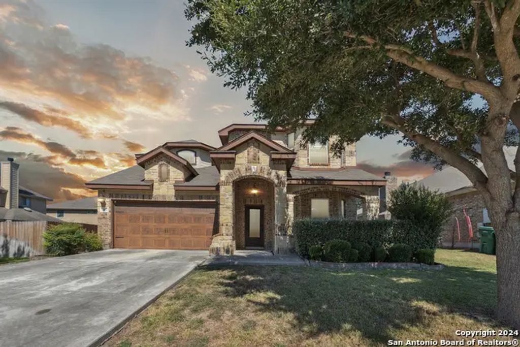 13401 Ronan, Live Oak
