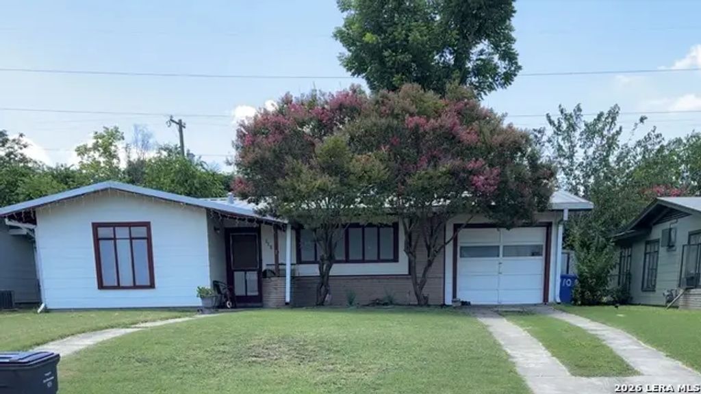110 Cyril, San Antonio