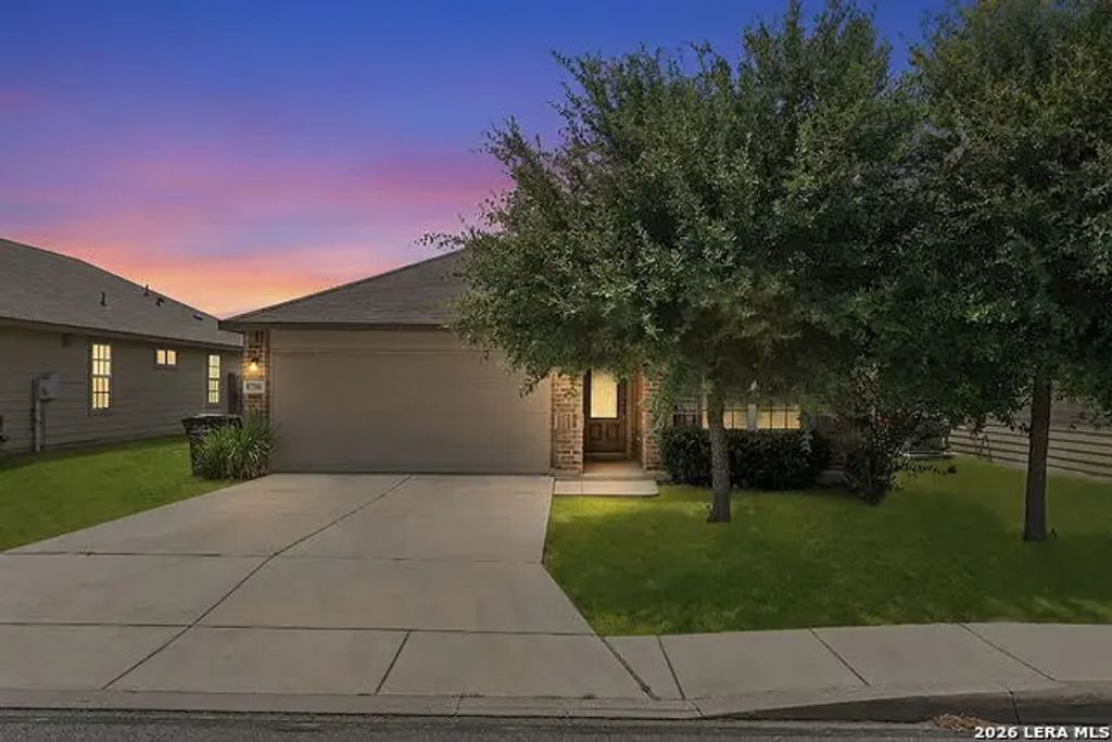 8750 Fischer Fls, San Antonio