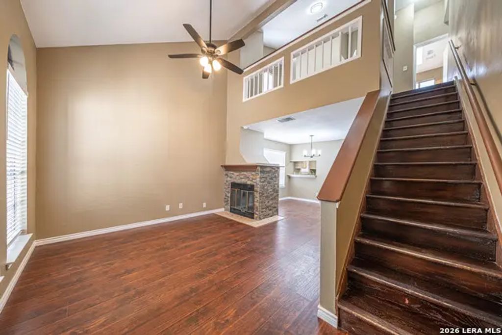 821 Meadow Stone, Converse