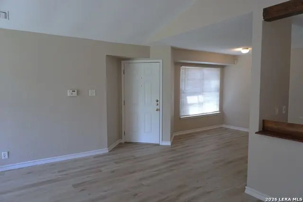 8470 Cascade Ridge Dr, San Antonio
