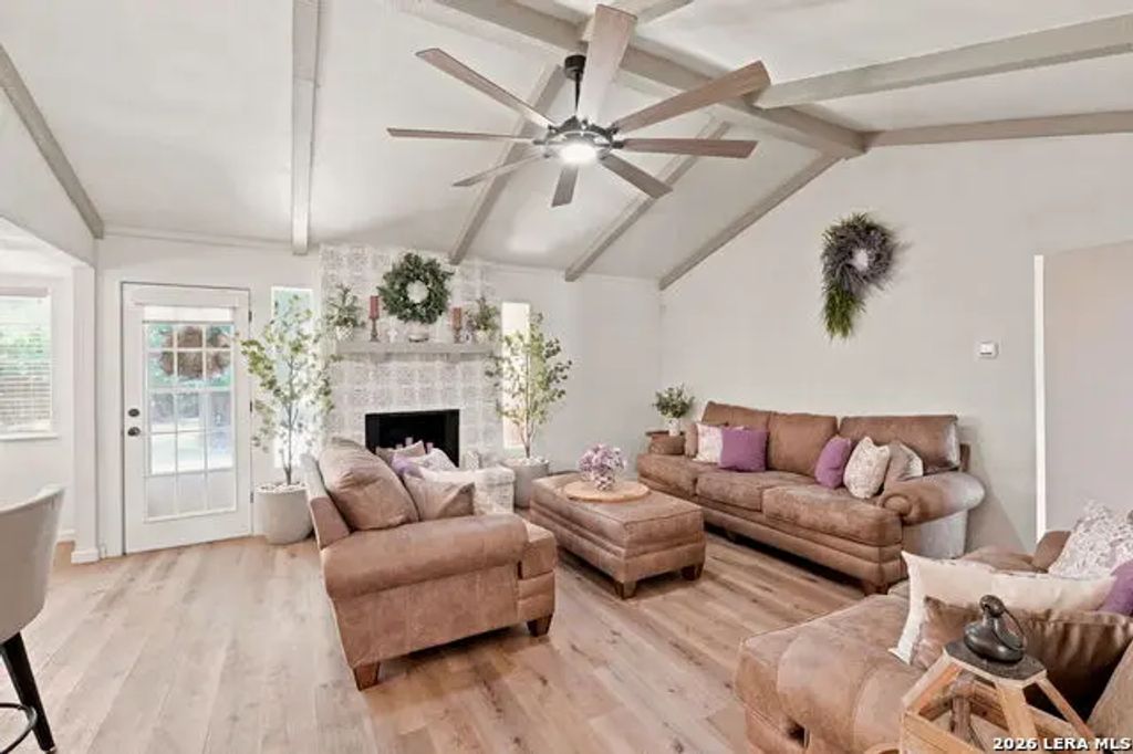 6807 Connie Mack, San Antonio