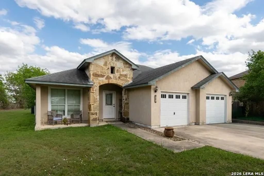 1161 Brown Rock Dr, New Braunfels