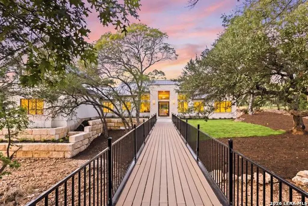 128 Balcones Bend, Boerne