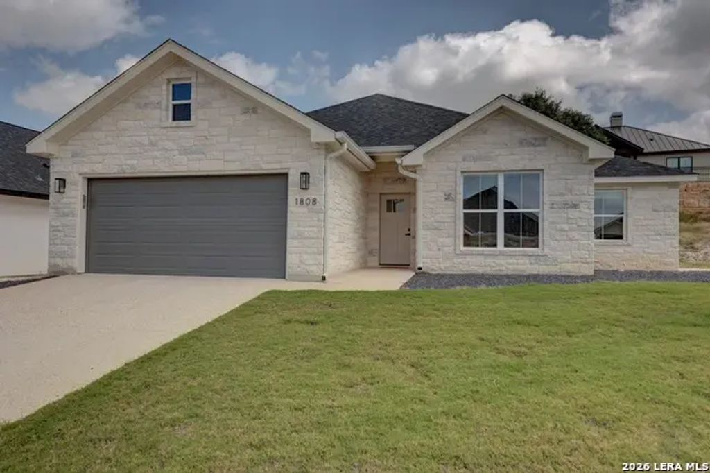 1808 Chateau Ln N, Kerrville