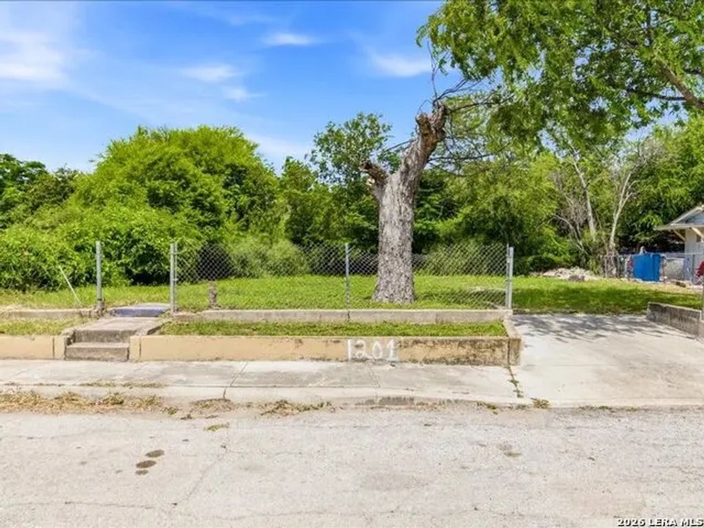 1201 S Comal, San Antonio