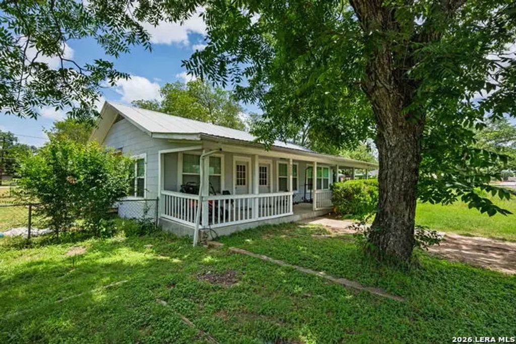 309 Railroad St, Buda