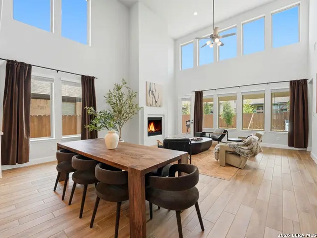 130 Trotting Horse, Boerne