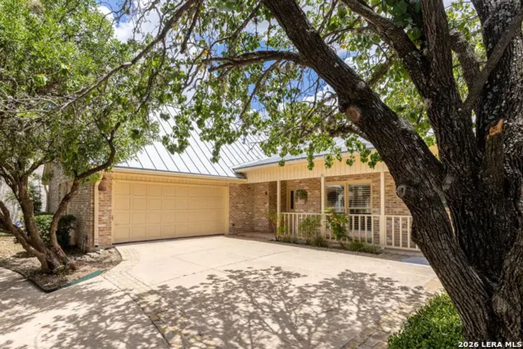 6 Cottesmore Ct, San Antonio