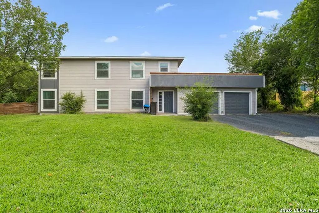 130 Senisa Dr, San Antonio