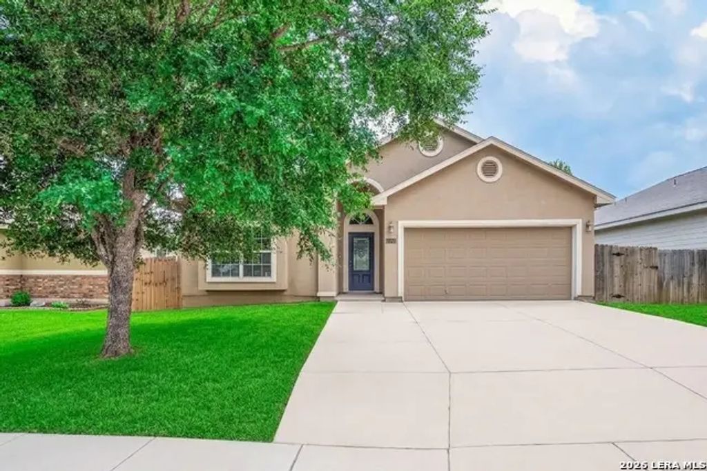 14411 Corral Ct, Elmendorf