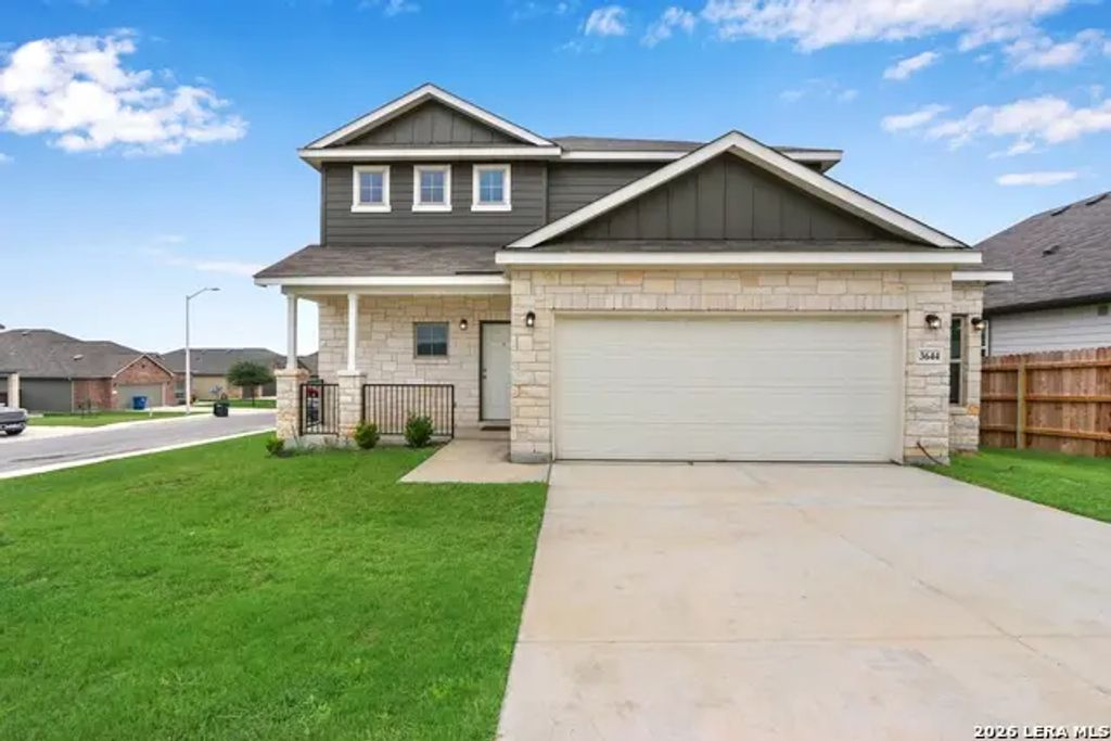 3644 Space Cloud Dr, New Braunfels