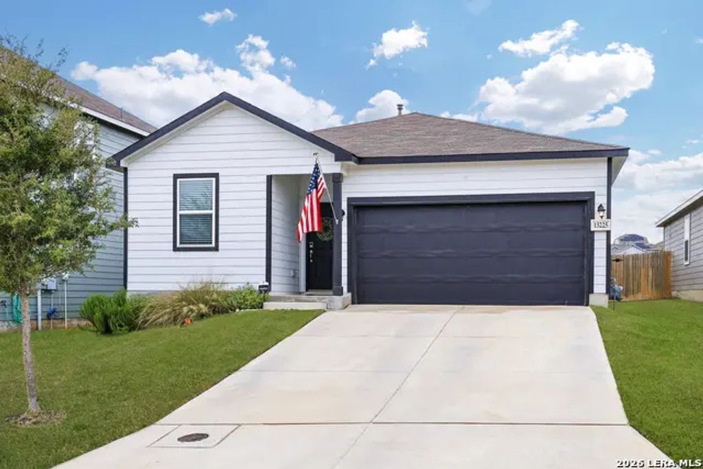 13225 Hagerd Loop, St Hedwig