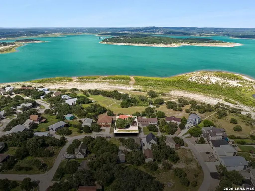 408 Edge Hill Dr, Canyon Lake