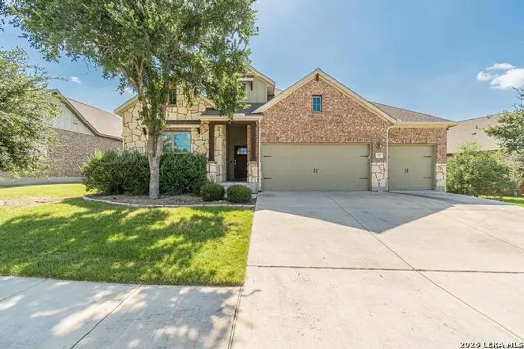 921 Academy Oaks Dr, San Marcos