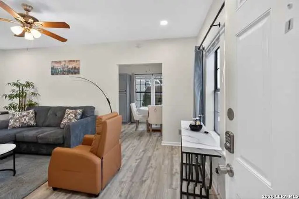 902 W Craig 1, San Antonio