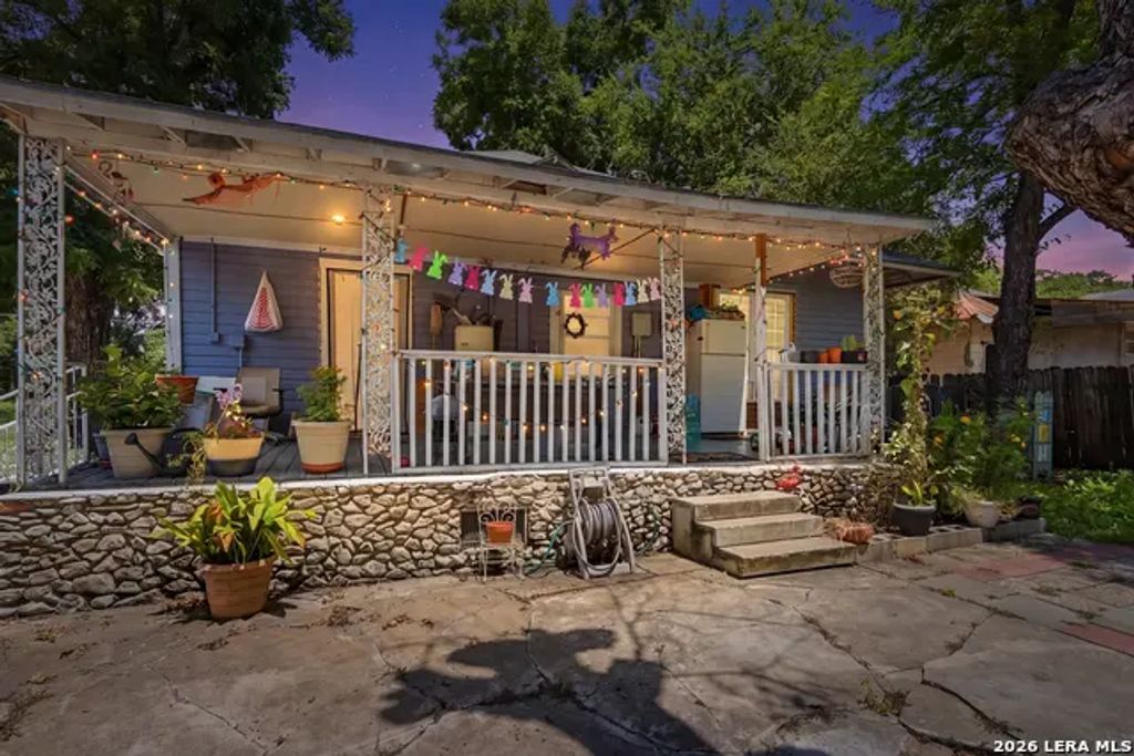 3201 S Flores St, San Antonio