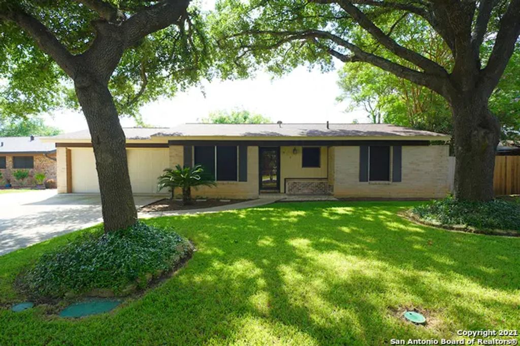 9802 La Rue St, San Antonio