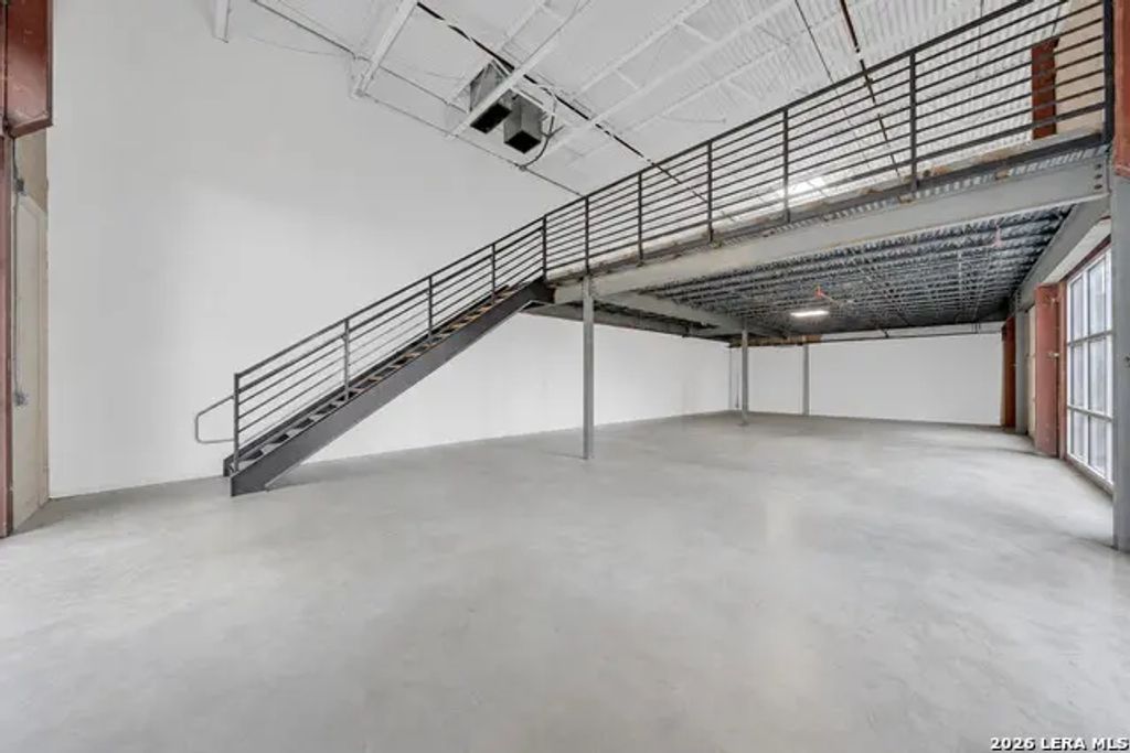 215 Coca Cola Pl 307, San Antonio