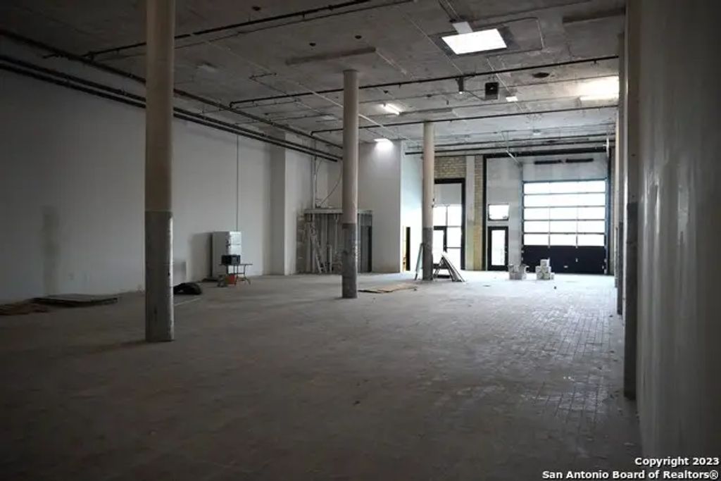 215 Coca Cola Pl 115, San Antonio