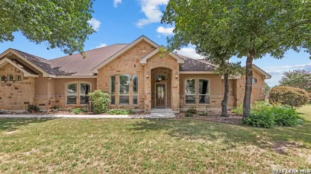 192 Copper Ridge Dr, La Vernia