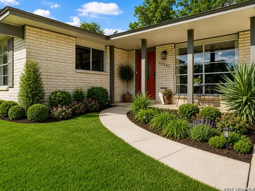 13017 Welcome Dr, Live Oak