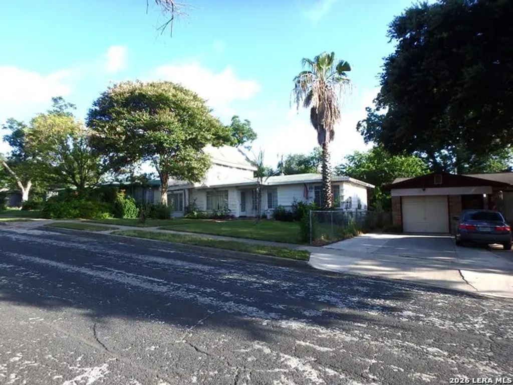 455 Savannah Dr, San Antonio