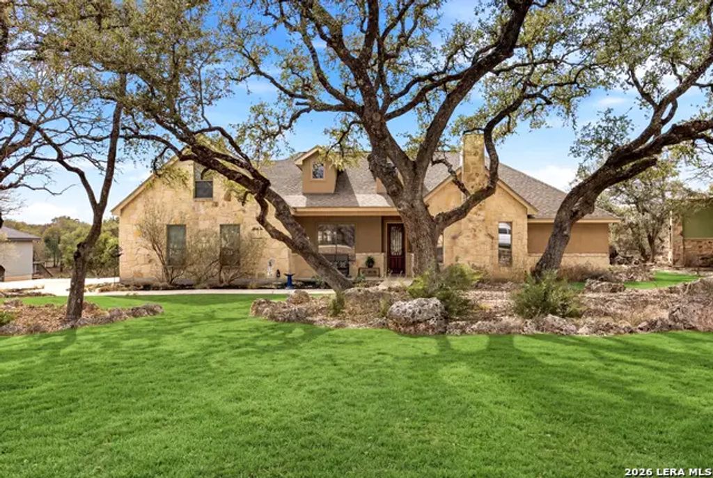 541 Saxet Trail, Spring Branch