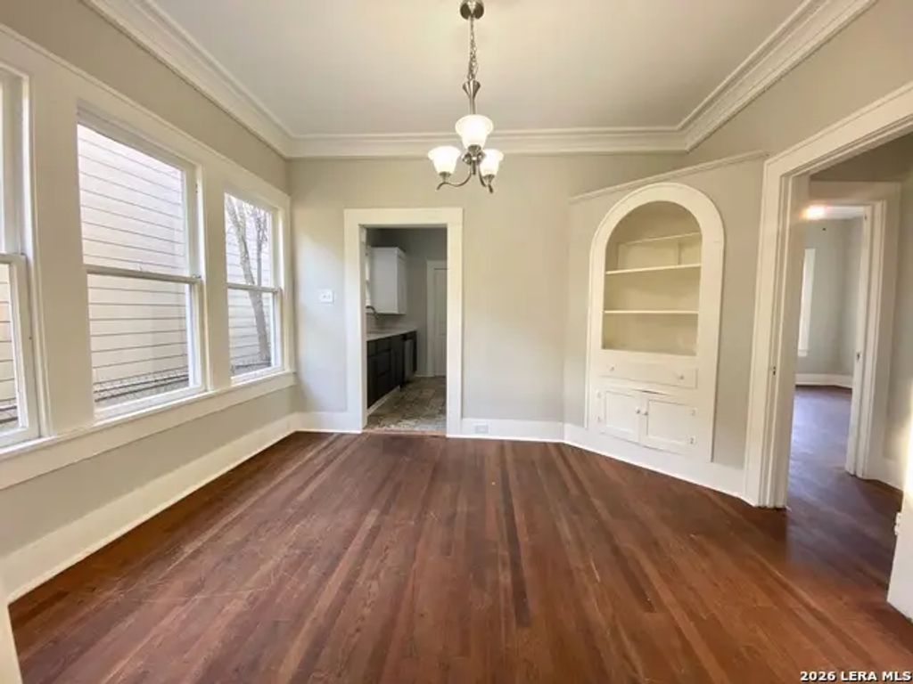 1047 E Highland Blvd, San Antonio
