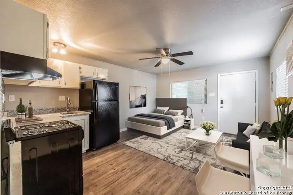 122 Roundtree Ln 6, San Antonio