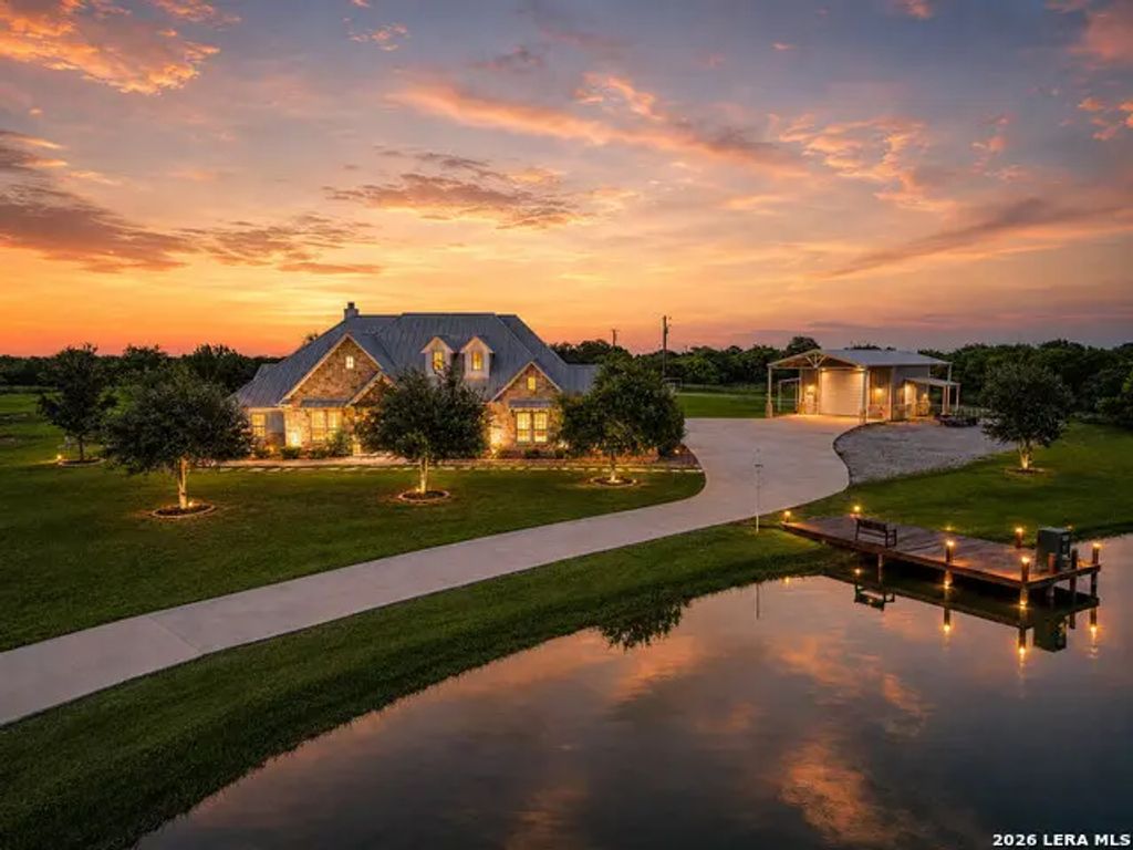 1980 County Road 361, La Vernia