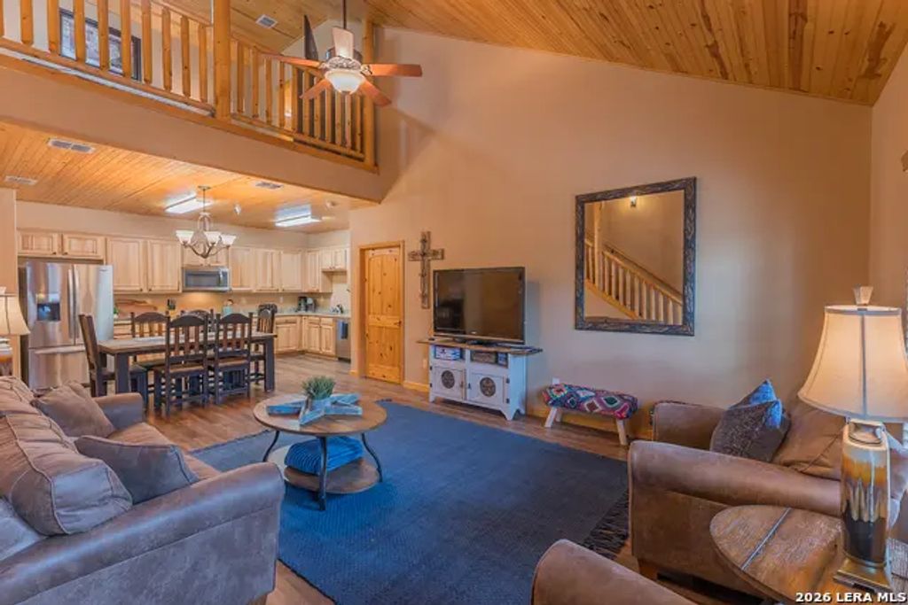 1554 Gruene Rd # A16, New Braunfels