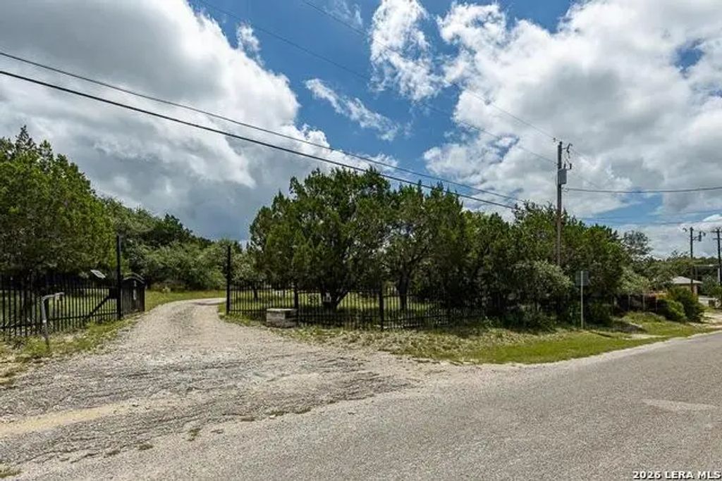 154 Linda Dr, Canyon Lake