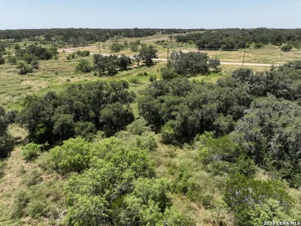 182 Grand Oaks, Hondo